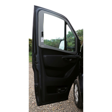 100052935_2_rolety-zaciemniajace-boczne-remifront-iv-mercedes-sprinter-03-20_800x1646_FFFFFF_pad